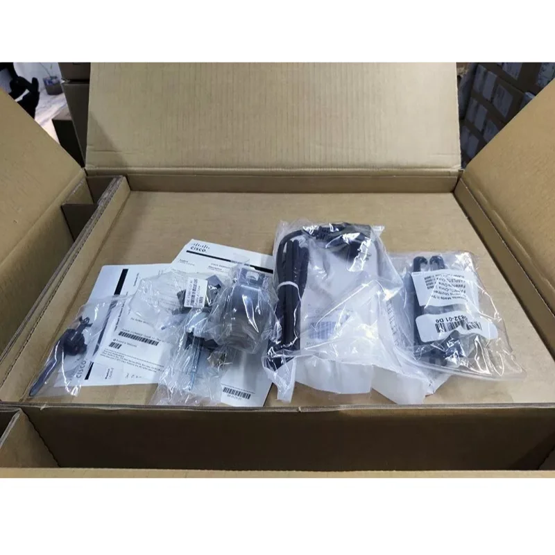 C9200-24T-E：Cisco Catalyst 920 - Managed Switch 24 Port Gigabit のレビューと価格
